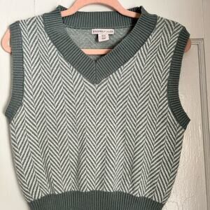 SUMMER SALE | Sincerely Jules Green & White Cropped Sweater Vest - NWOT
